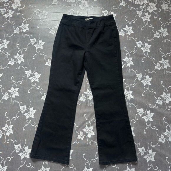 We The Free Penny Pull On FlareStretch Jeans in Black  Sz Medium - Picture 2 of 10